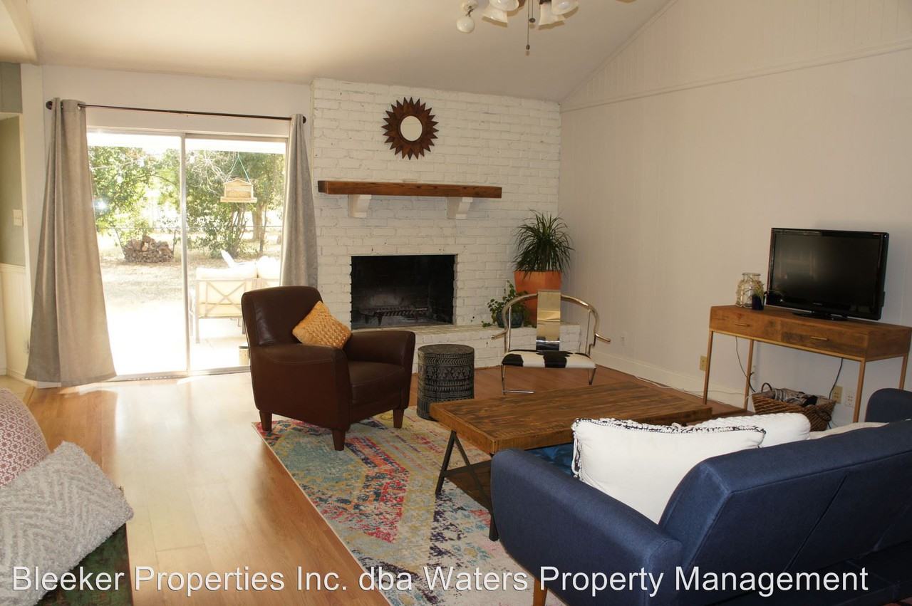 302 Northwood Drive - Photo 3 of 16