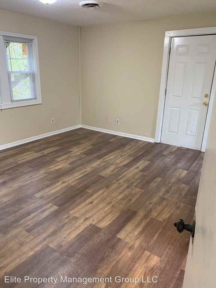 1117 33rd Ave N - Photo 2 of 5