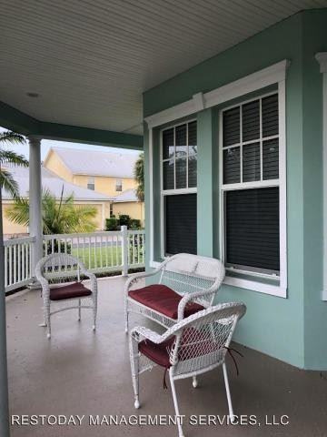 10451 Sw Sarah Way - Photo 3 of 15