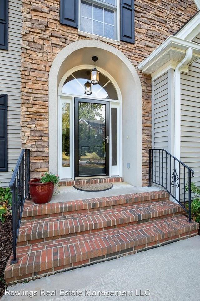 1046 Columbine Road - Photo 2 of 28