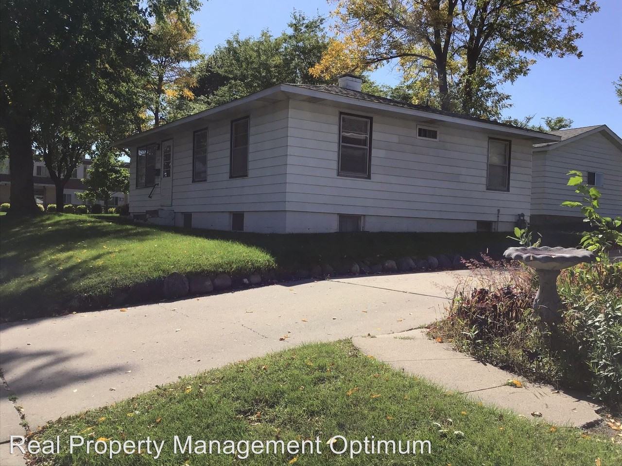 224 Pine St S - Photo 2 of 22