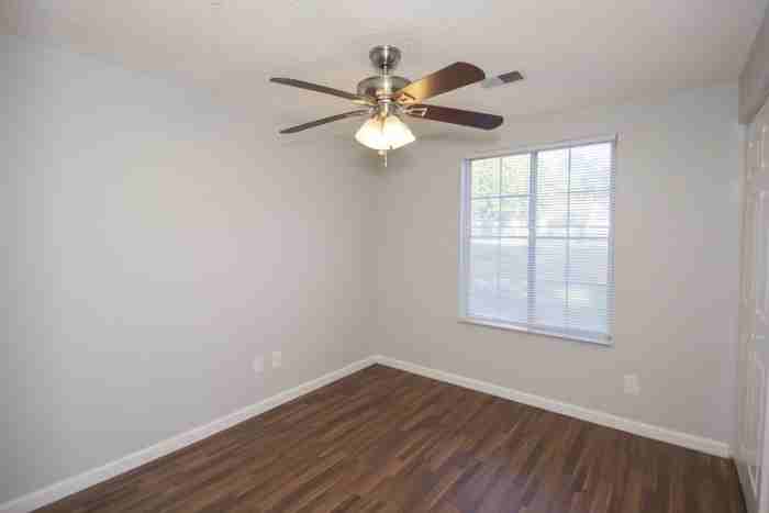 112 North Donar Drive - Photo 3 of 8