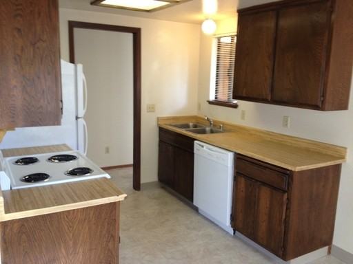 202 University St #C - Photo 3 of 7