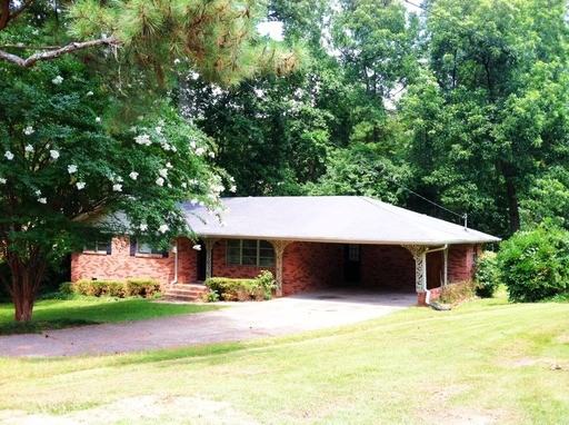 201 Edwards Dr SE - Photo 2 of 23