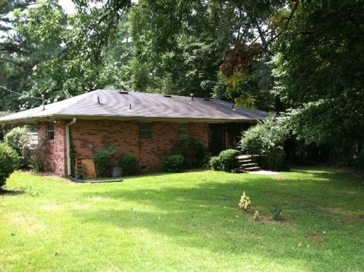 201 Edwards Dr SE - Photo 3 of 23