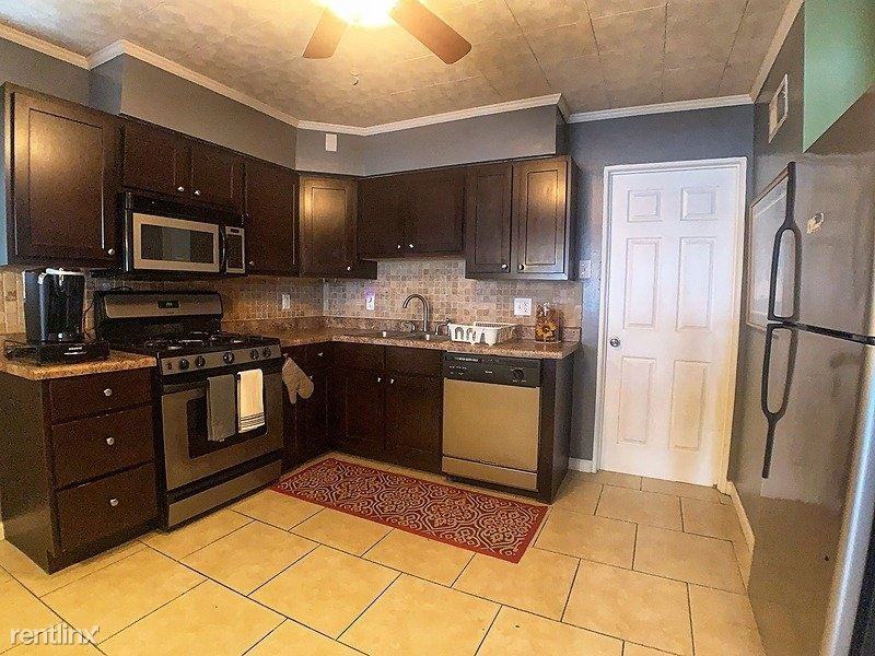 5805 Nashville Avenue - Photo 2 of 8