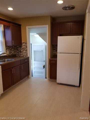 6555 Theisen St - Photo 3 of 20