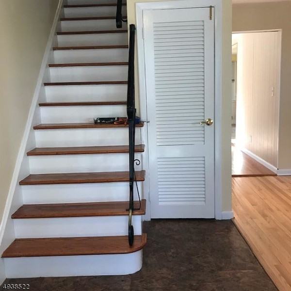 105 Shepherds Ln - Photo 2 of 11