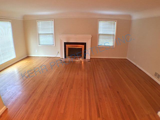 4920 Northeast 35th Avenue - Photo 3 of 18