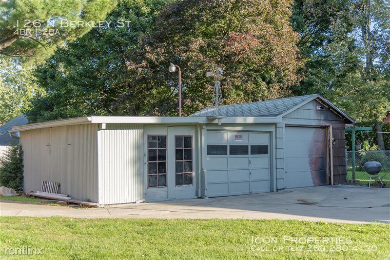 126 N Berkley St - Photo 3 of 10