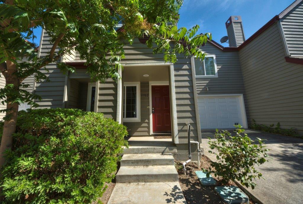 1702 Martin Jue St - Photo 2 of 15