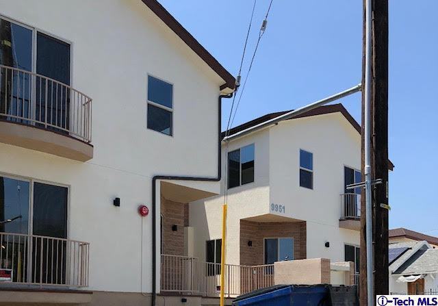 9951 Marcus Avenue - Photo 2 of 20