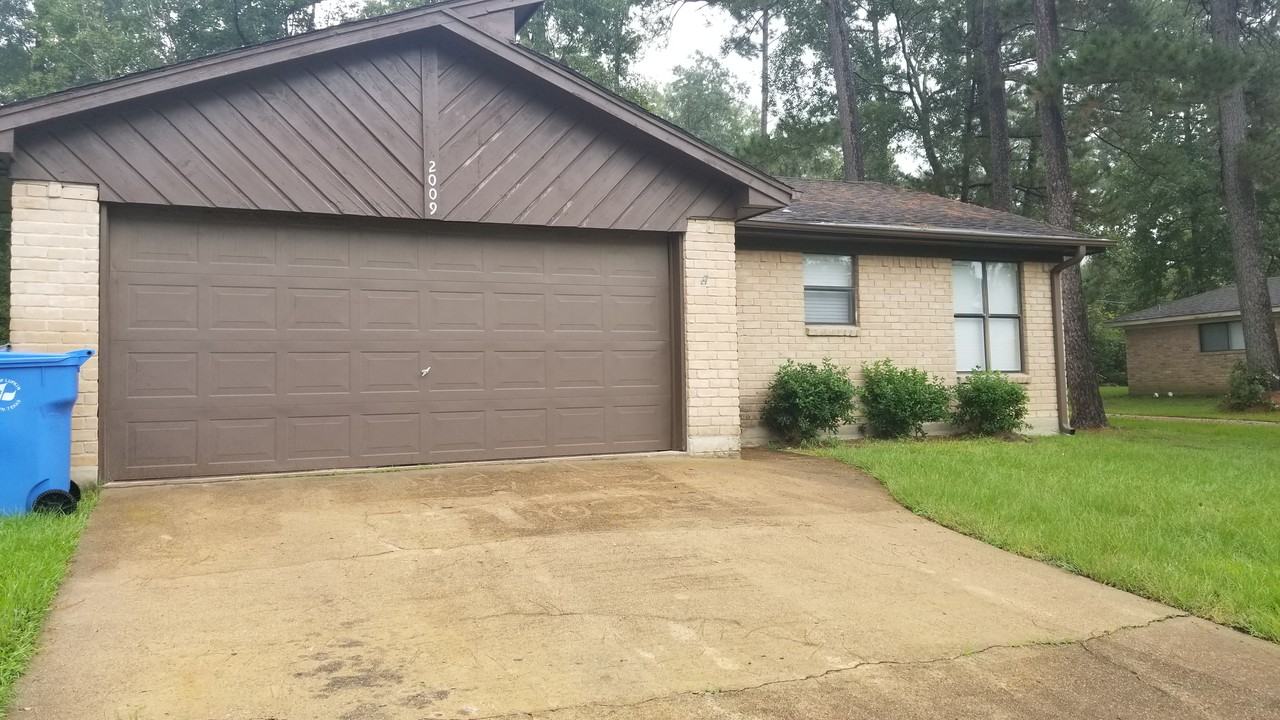 2009 Champions Dr, Lufkin, TX 75901 3 Bedroom House for Rent for 1,000