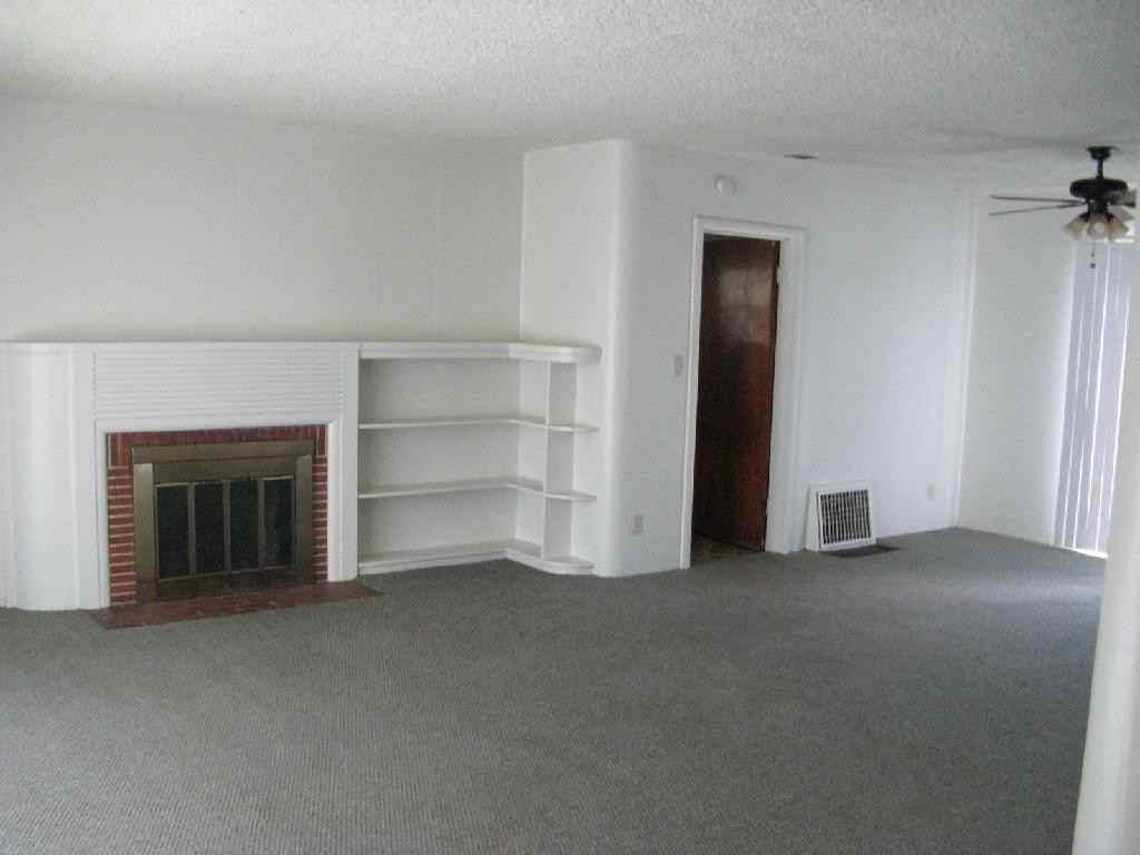 6017 40th St - Photo 3 of 17