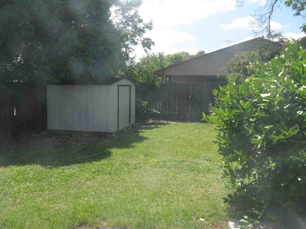 6017 40th St - Photo 6 of 17