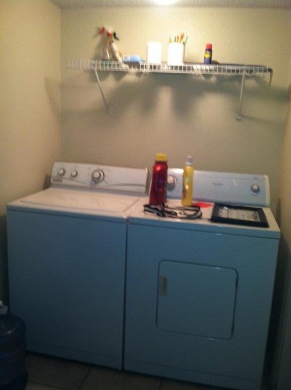 11045 Breeze Ct - Photo 2 of 8