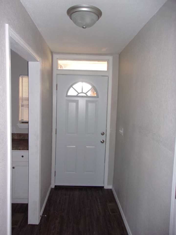 1722 S 147th West Ave - Photo 2 of 10