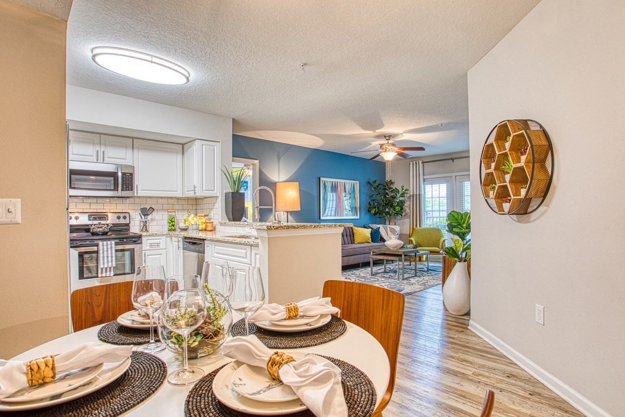 Infinity Residences at the Park - Photo 3 of 24