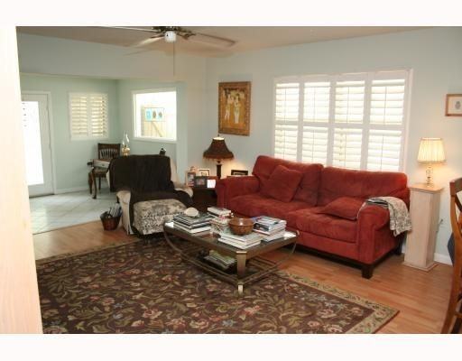 3545 Jacinto Ct - Photo 3 of 10