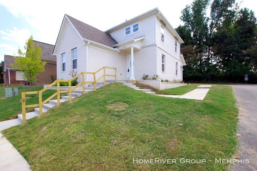 6923 Parkbrook Ln - Photo 2 of 28
