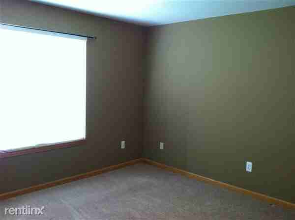 Wedgewood Condos - Photo 2 of 6