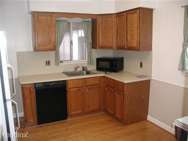 28816 Hathaway St - Photo 2 of 10