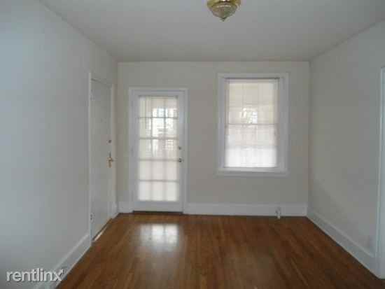 2716 W Grace St - Photo 3 of 4