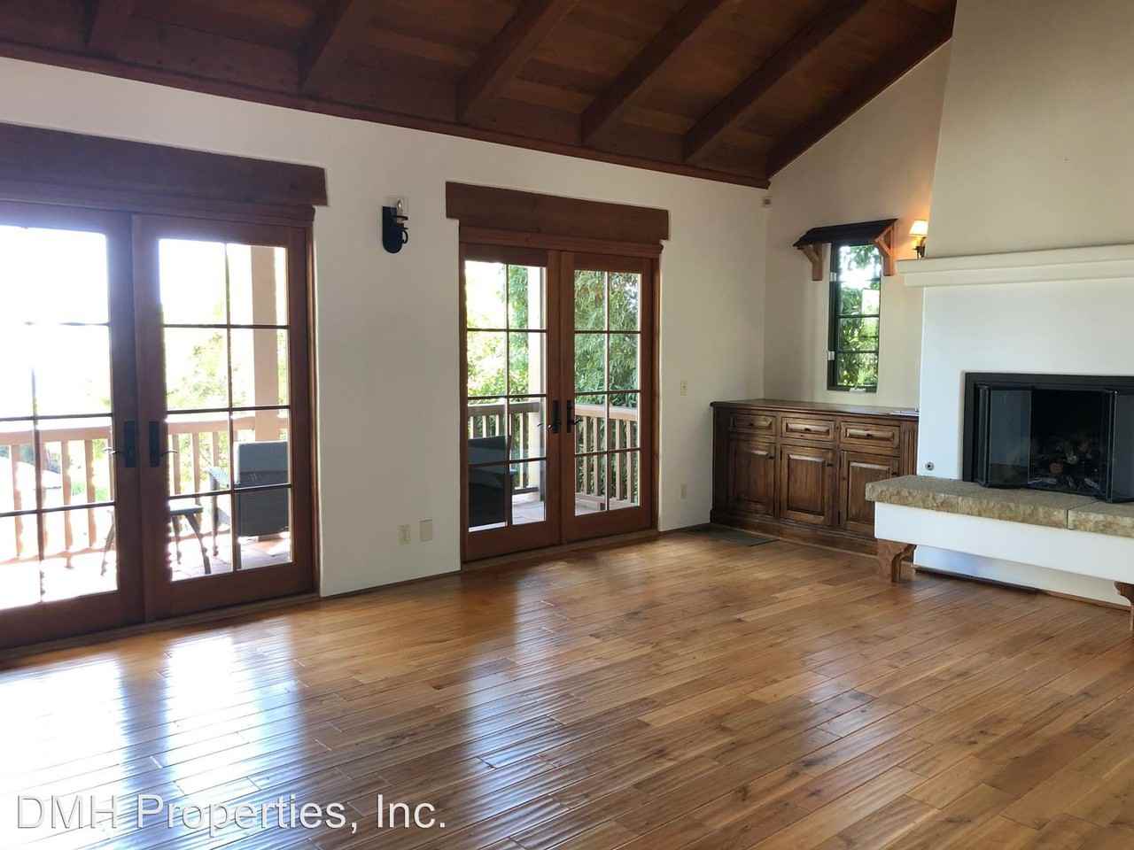1253 Dover Lane - Photo 2 of 4