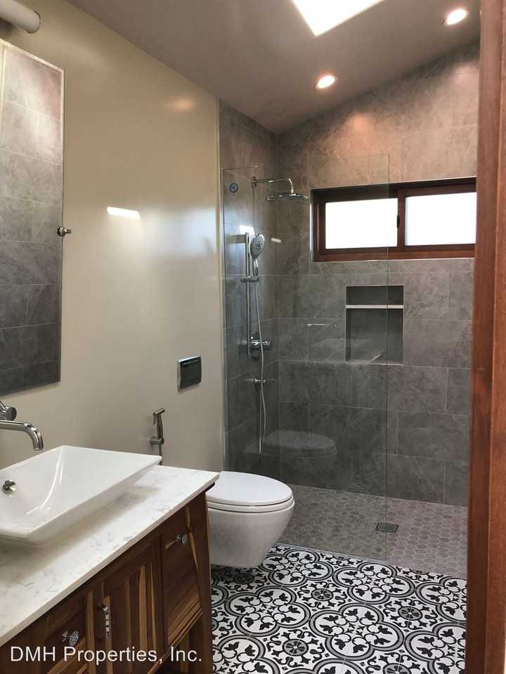1253 Dover Lane - Photo 3 of 4