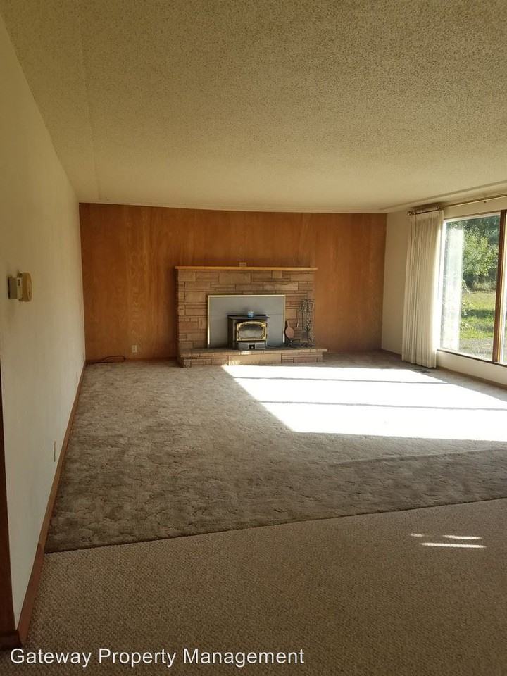 1075 Mox Chehalis Road - Photo 2 of 19