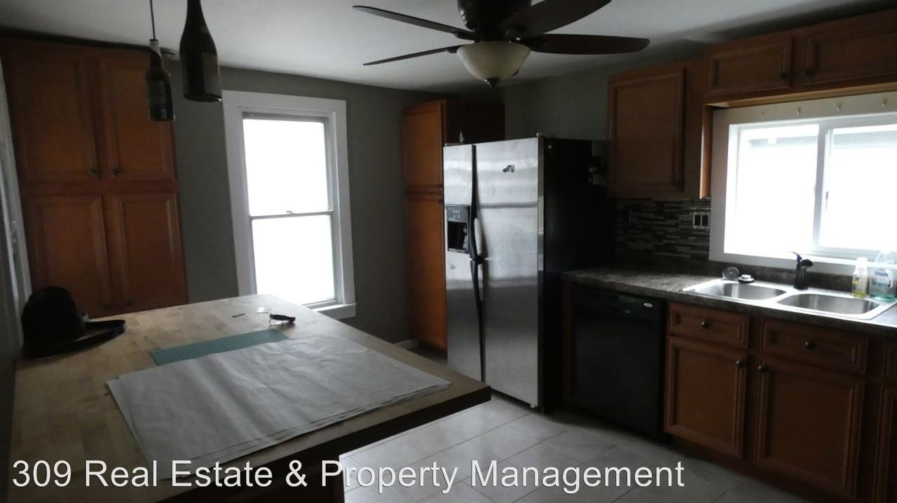 230 N Second - Photo 3 of 17