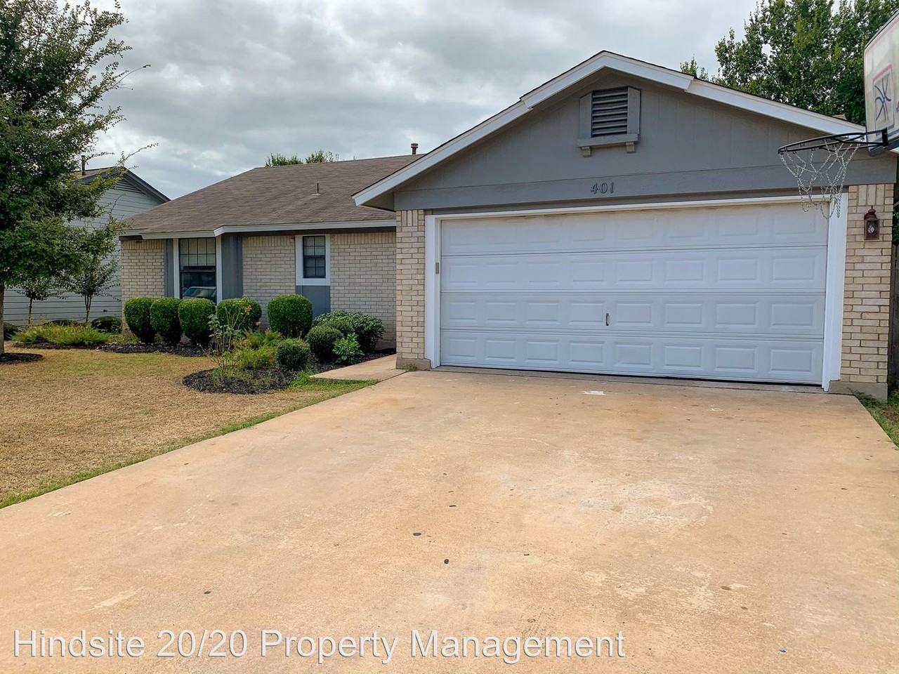 401 Oakridge Pass - Photo 2 of 23