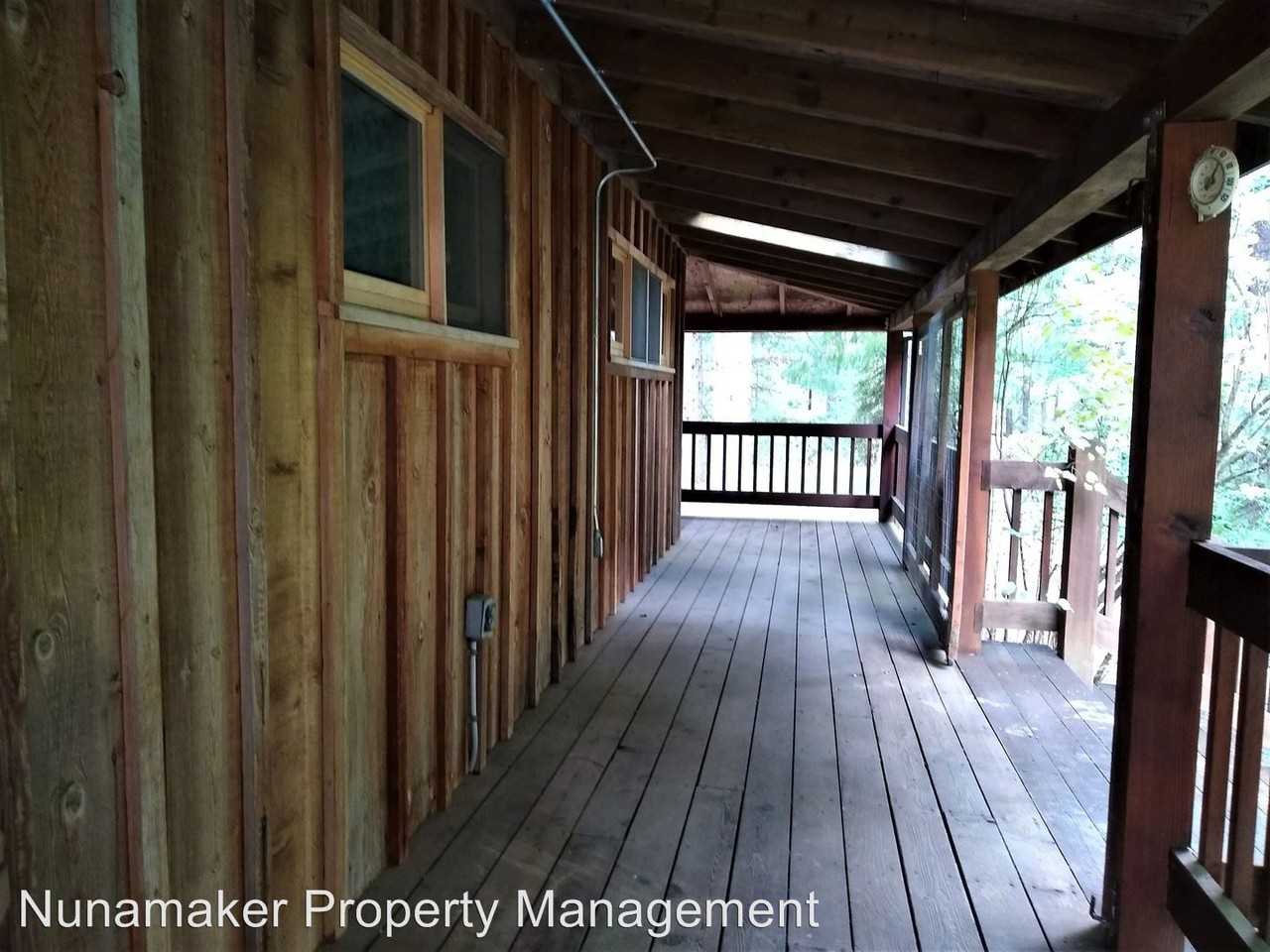 312 Lakeview Drive - Photo 2 of 9