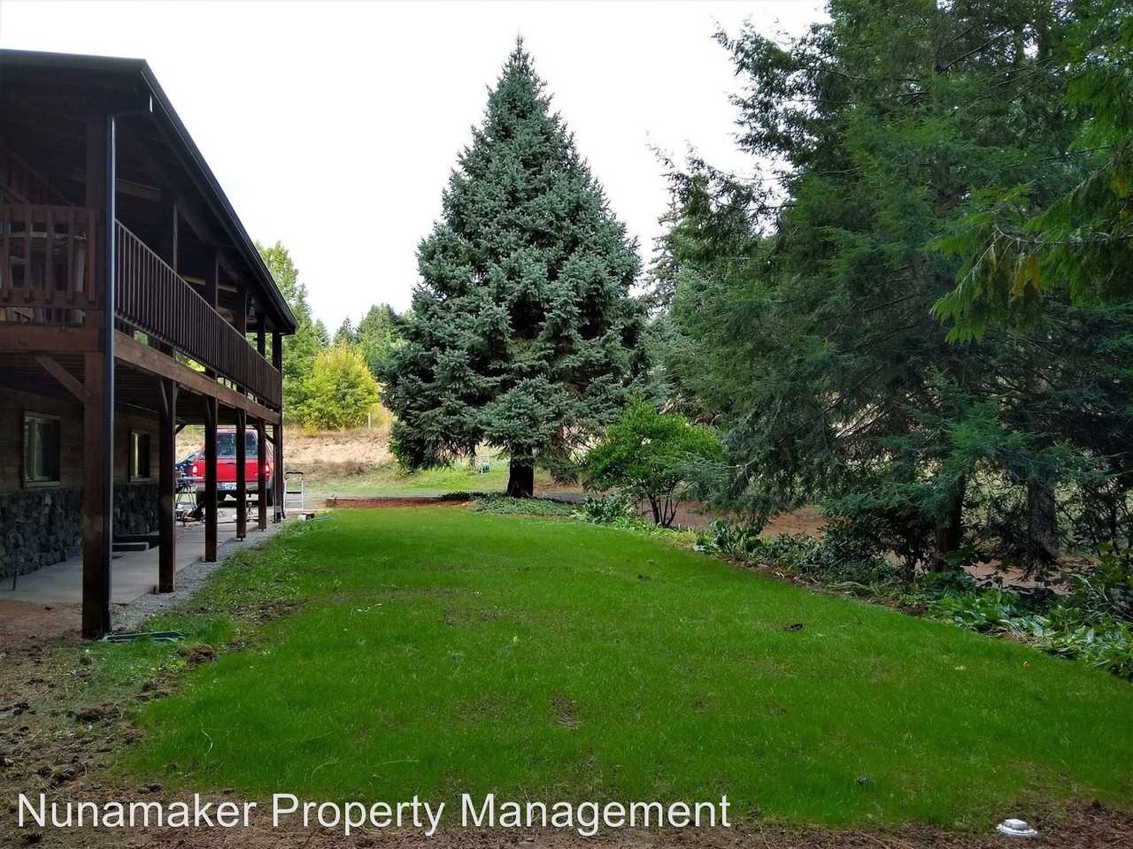 312 Lakeview Drive - Photo 3 of 9