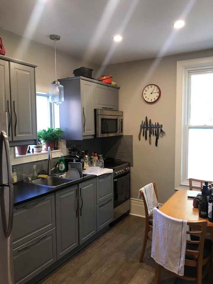 325 Woolwich St - Photo 3 of 10