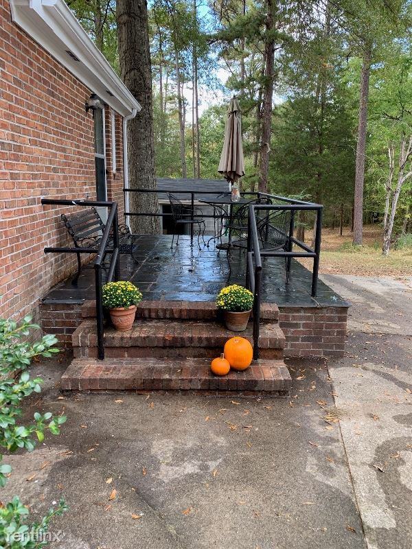 1304 Porter Ln - Photo 2 of 13