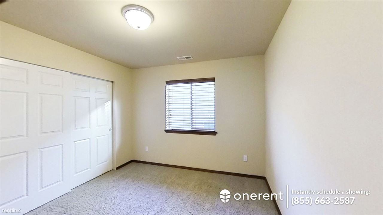 22923 41st Drive Southeast Bothell - Photo 2 of 18