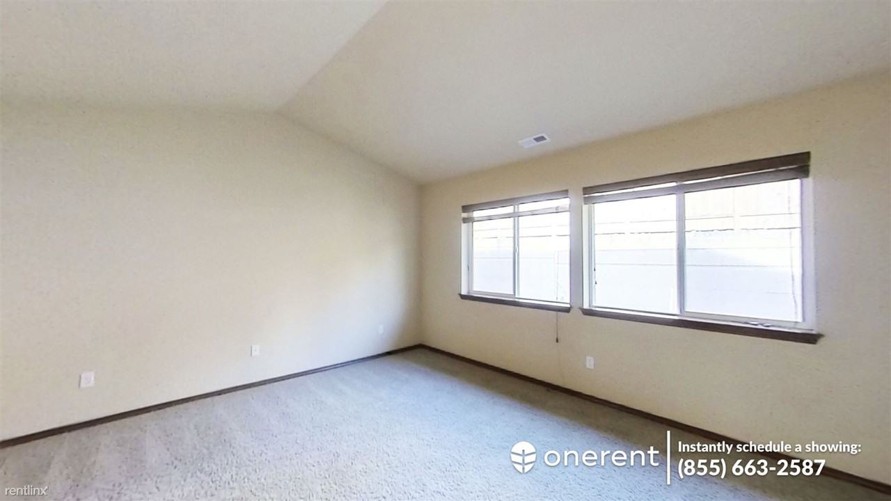 22923 41st Drive Southeast Bothell - Photo 3 of 18