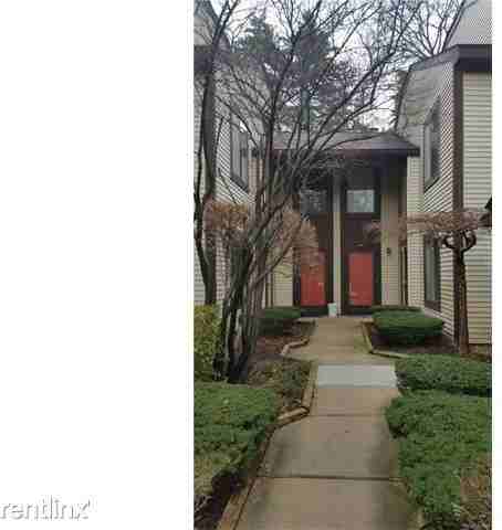 24333 Evergreen Rd - Photo 2 of 10