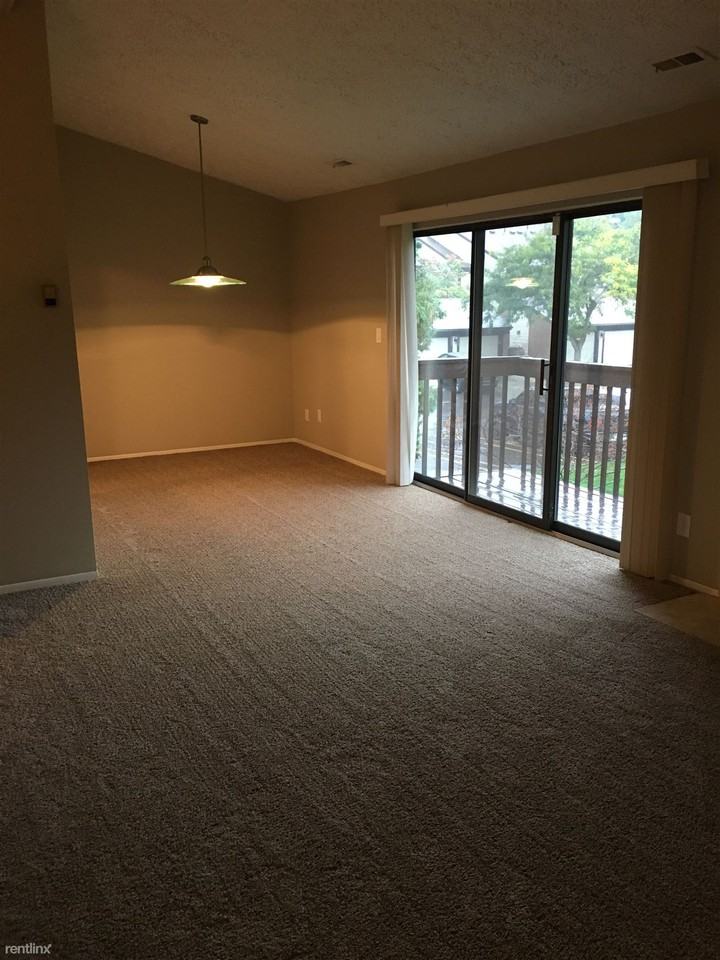 24333 Evergreen Rd - Photo 3 of 10