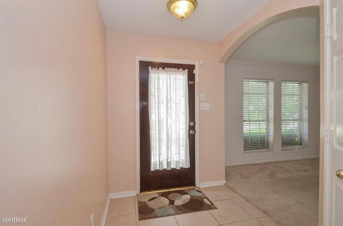 7438 Colony Bend Ln - Photo 3 of 20