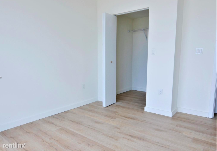 1430 S Miami Ave - Photo 3 of 25