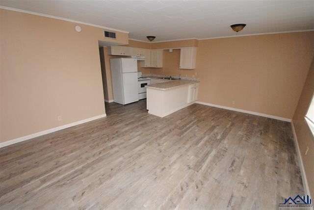 205 Jones St - Photo 2 of 5