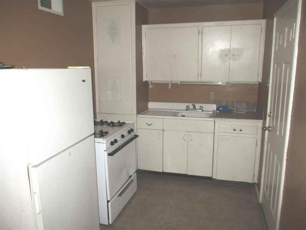 1317 Saint Johns - Photo 2 of 7