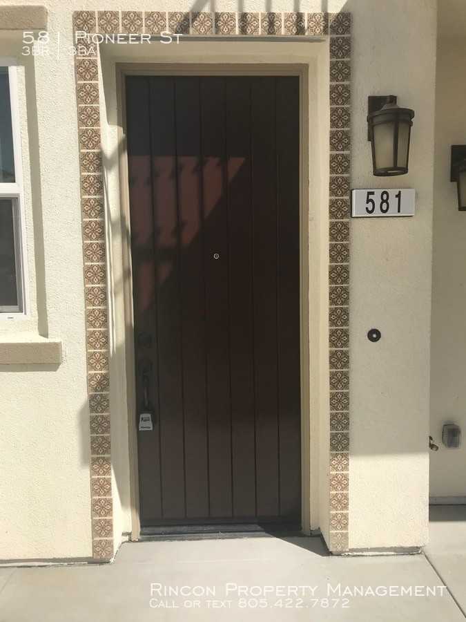 581 Pioneer St - Photo 2 of 32