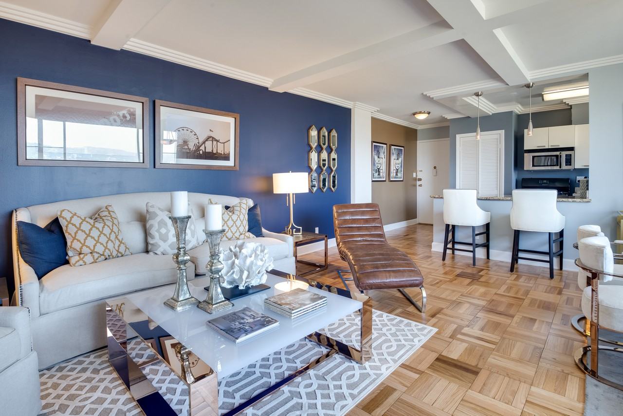 Park La Brea - Photo 6 of 50