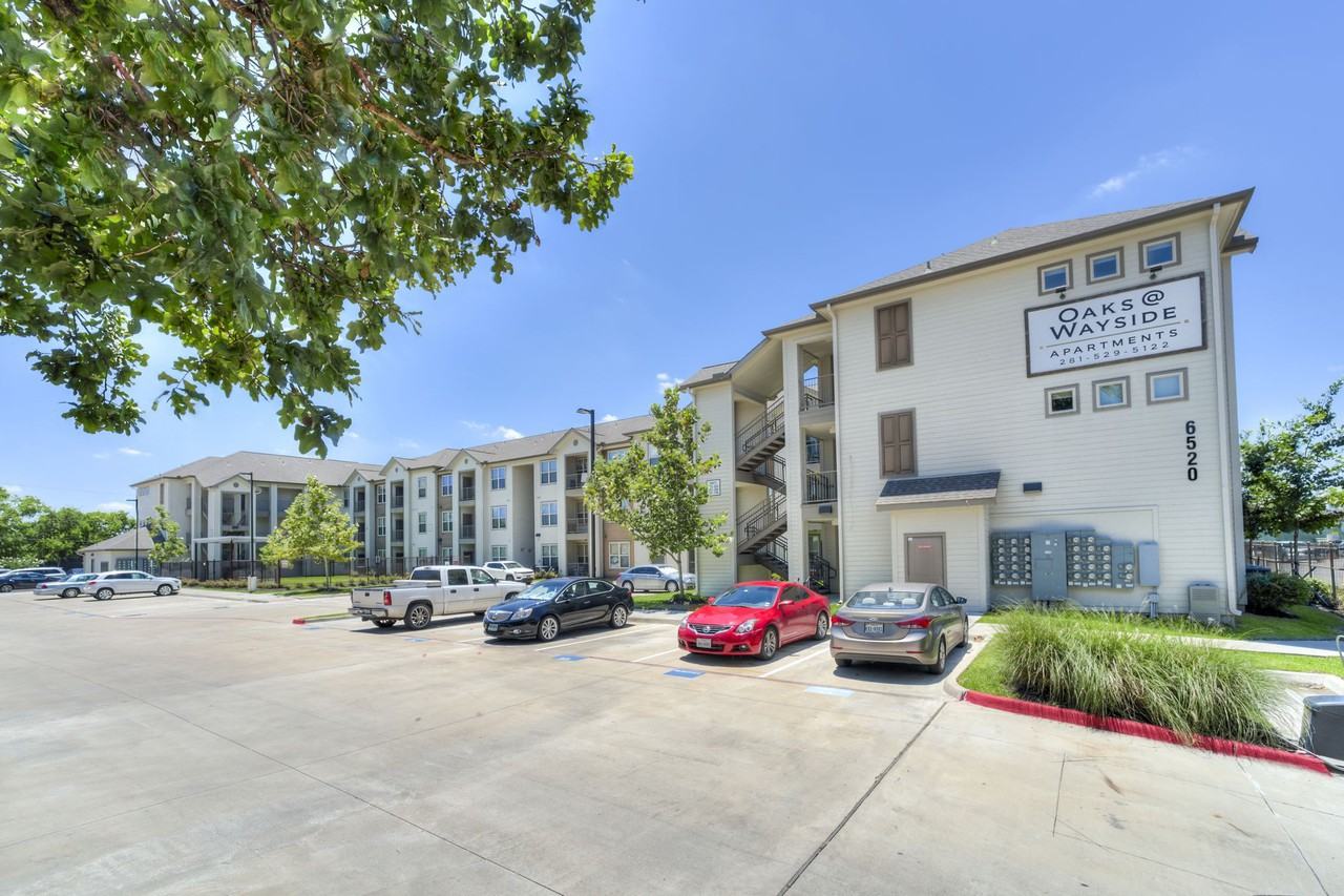 The Oaks at Wayside - Photo 3 of 44