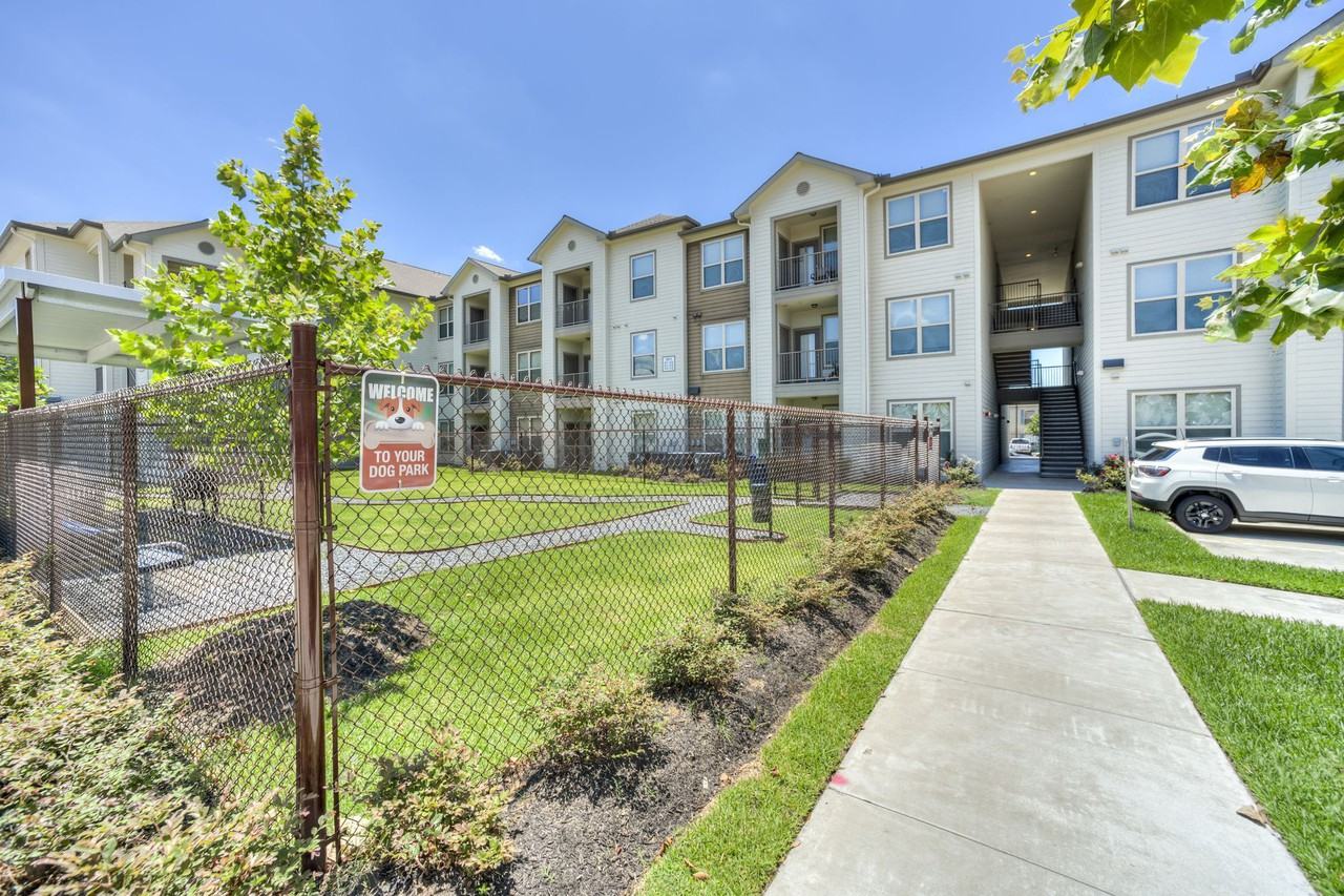 The Oaks at Wayside - Photo 6 of 44