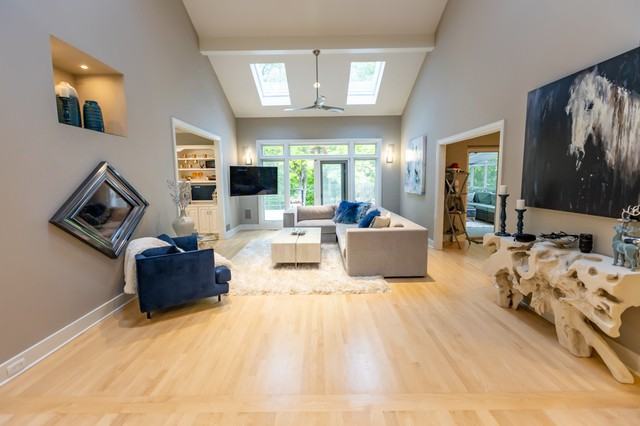 1004 Edgewood - Photo 3 of 50