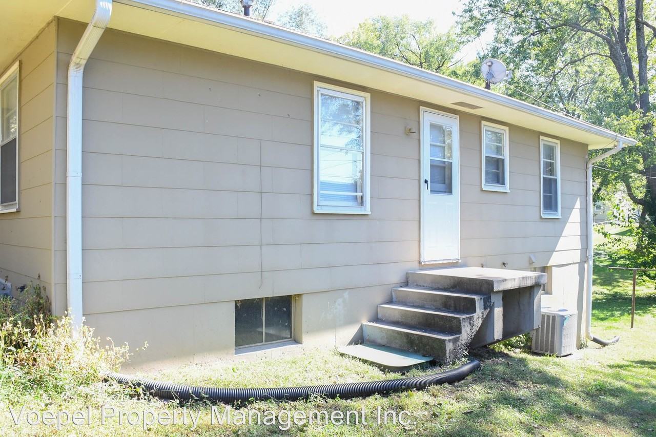 1702 SW McArthur Street - Photo 2 of 10